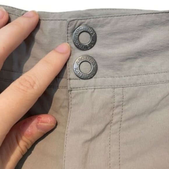 Arc'teryx women’s grey cargo shorts size 12 - Picture 2 of 5